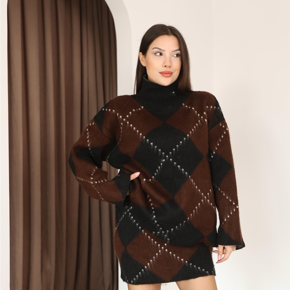 Brown and Black Argyle Sweater And Skirt Set - Picture 5 of 9